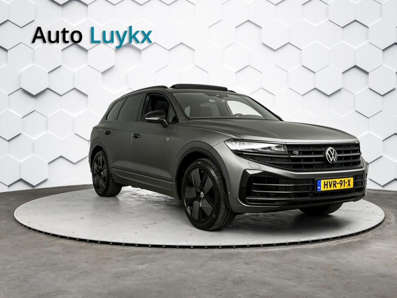 Volkswagen TOUAREG 3.0 TSi eHybrid 4M 462 PK R | Panoramadak | Luchtvering | Trekhaak