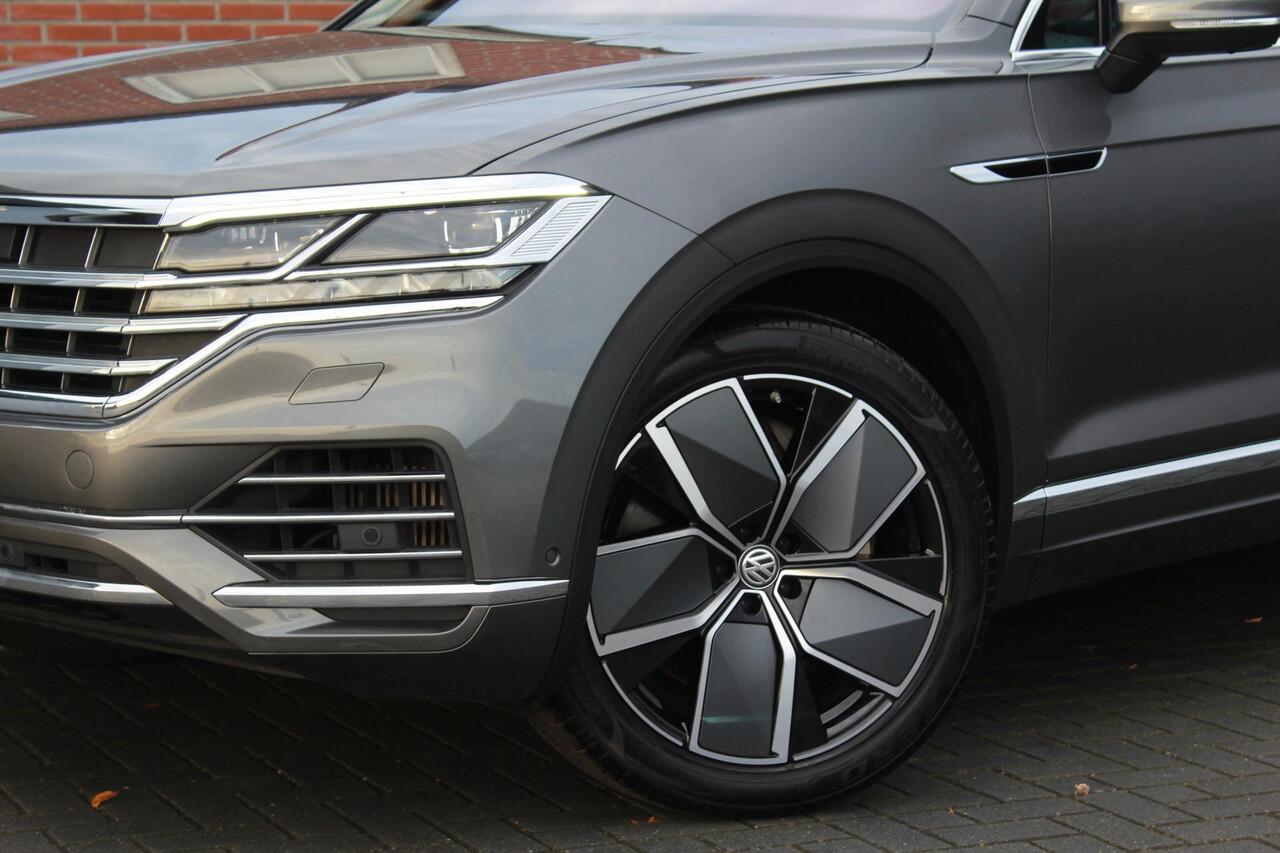 Volkswagen TOUAREG 3.0 TSi eHybrid 4MOTION | Pano | Trekhaak | Memory |