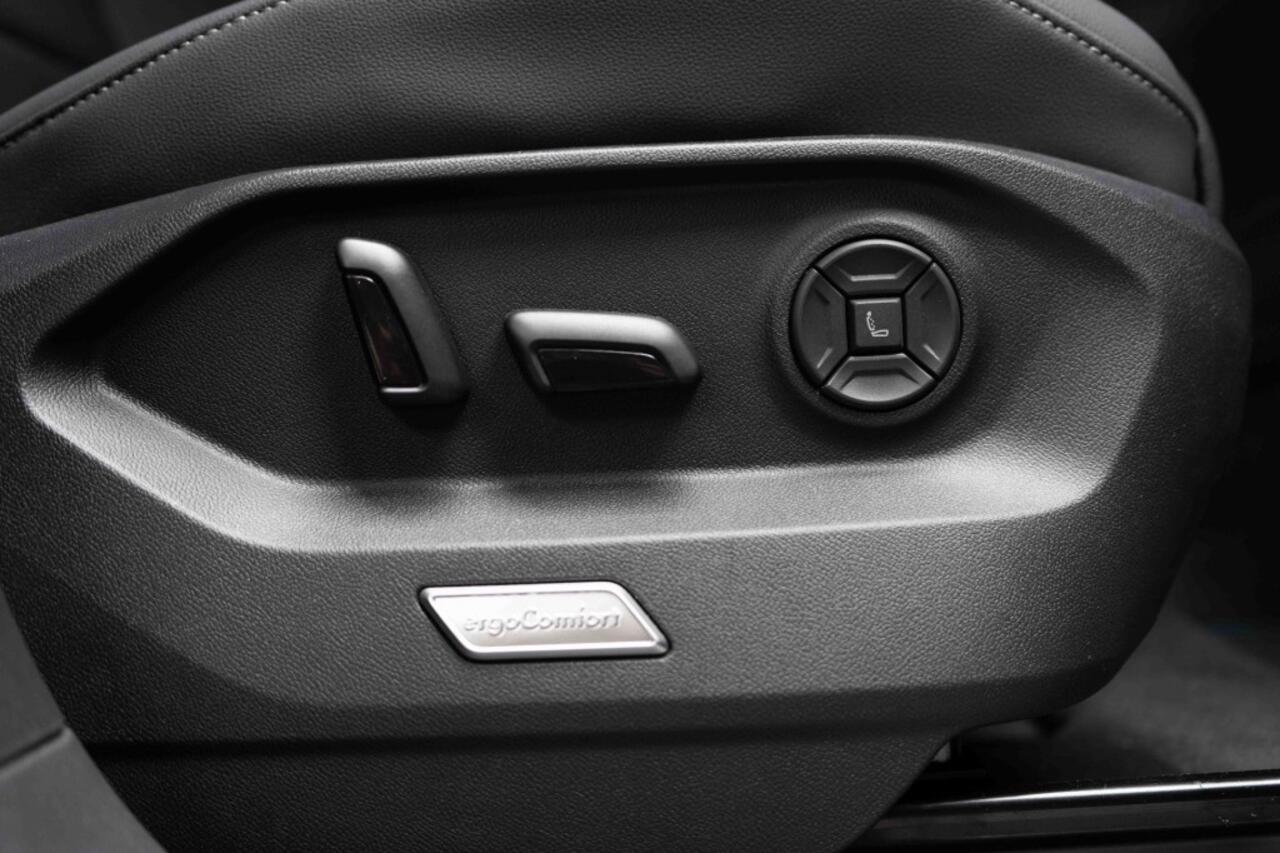 Volkswagen TOUAREG R 3.0 TSI 462 PK Hybrid, Panodak, Massage, Trekhaak, Leder, Luch