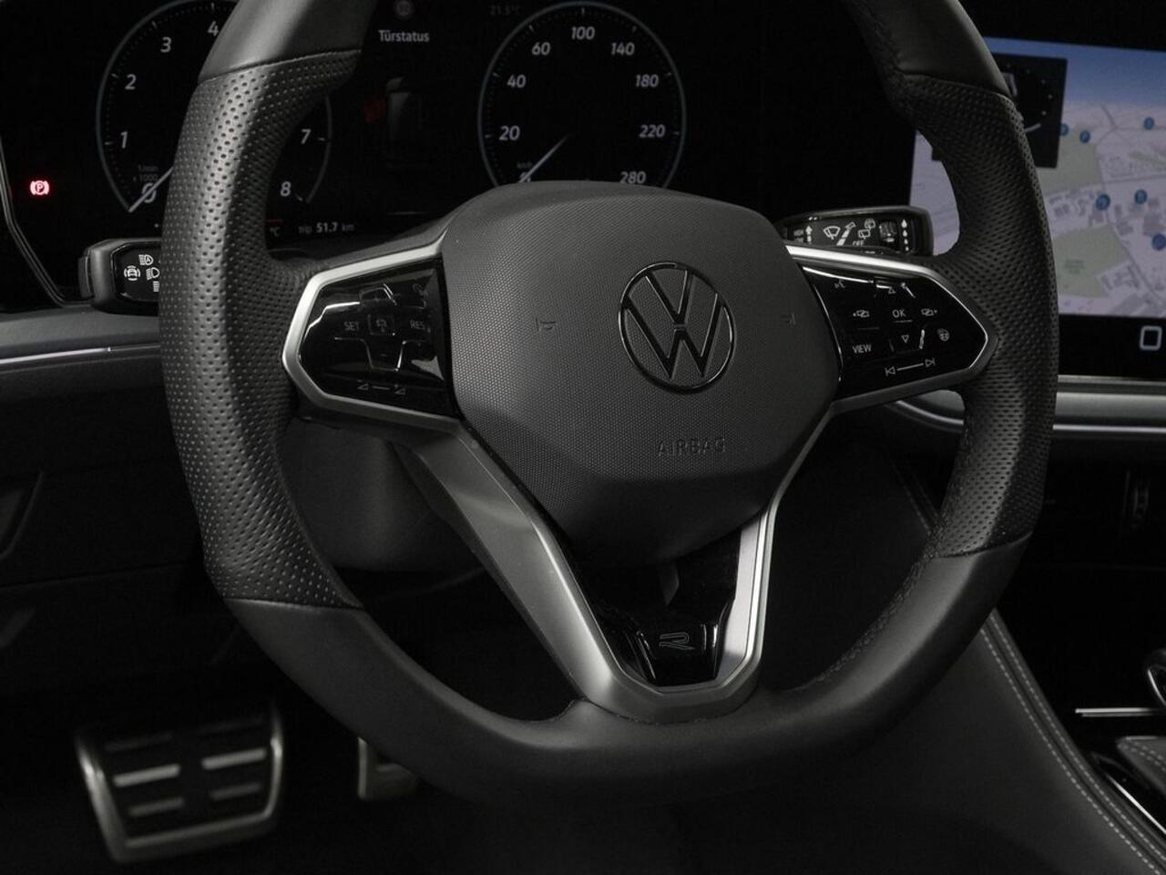 Volkswagen TOUAREG 3.0 TSI R-Line ACC Luchtvering Trekhaak Comfortstoelen Massage Nachtzicht 20 Inch Head-Up