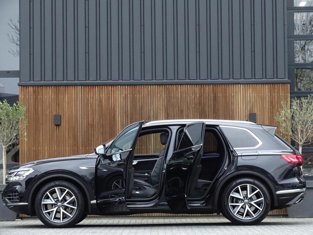 Volkswagen TOUAREG 3.0 TSI e-Hybrid 381PK / pano / 360° / trekhaak