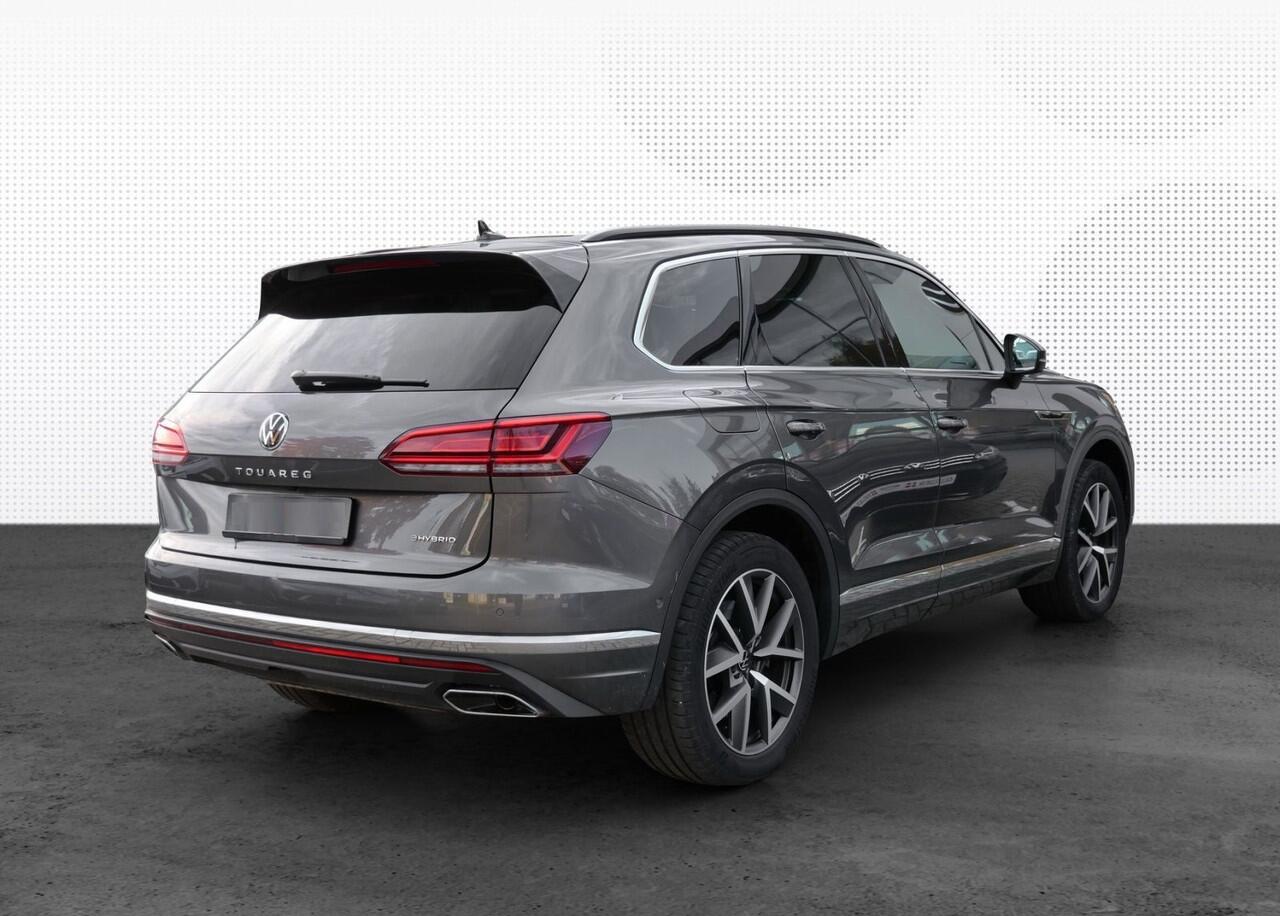 Volkswagen TOUAREG 3.0 TSi eHybrid 4M Elegance ACC Panoramadak Stoelkoeling Memory Trekhaak Camera