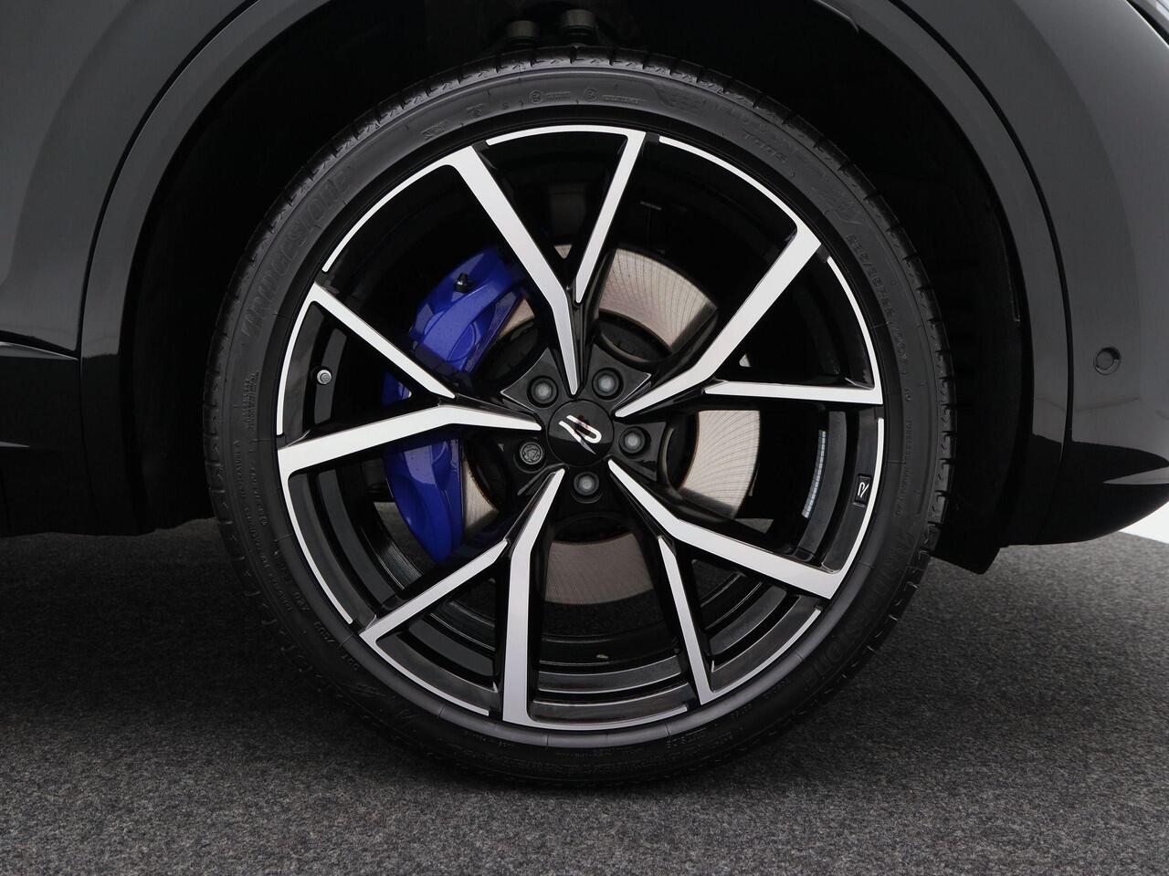 Volkswagen TOUAREG 3.0 TSi eHybrid 463 Pk 4MOTION R-Line | 360° Camera | Full LED | Trekhaak | Panoramadak | DynAudio | Head-Up | Digitaal Dashboard | 22 Inch
