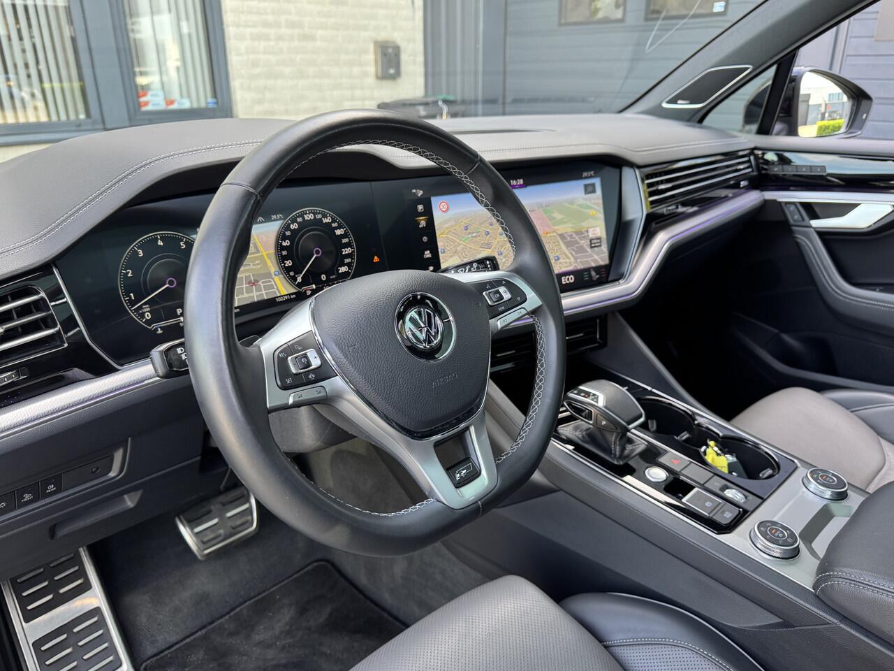 Volkswagen TOUAREG 3.0 TSI 340pk 4Motion Aut. R-Line Blackstyle Comfortleder Luchtvering 4wiel besturing 102dkm!!