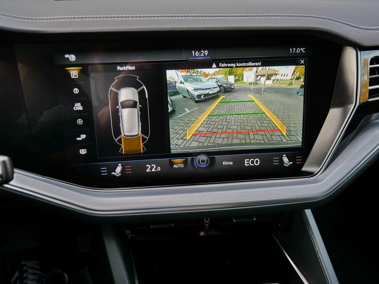 Volkswagen TOUAREG 3.0 TSi eHybrid 4M Elegance ACC Panoramadak Stoelkoeling Memory Trekhaak Camera