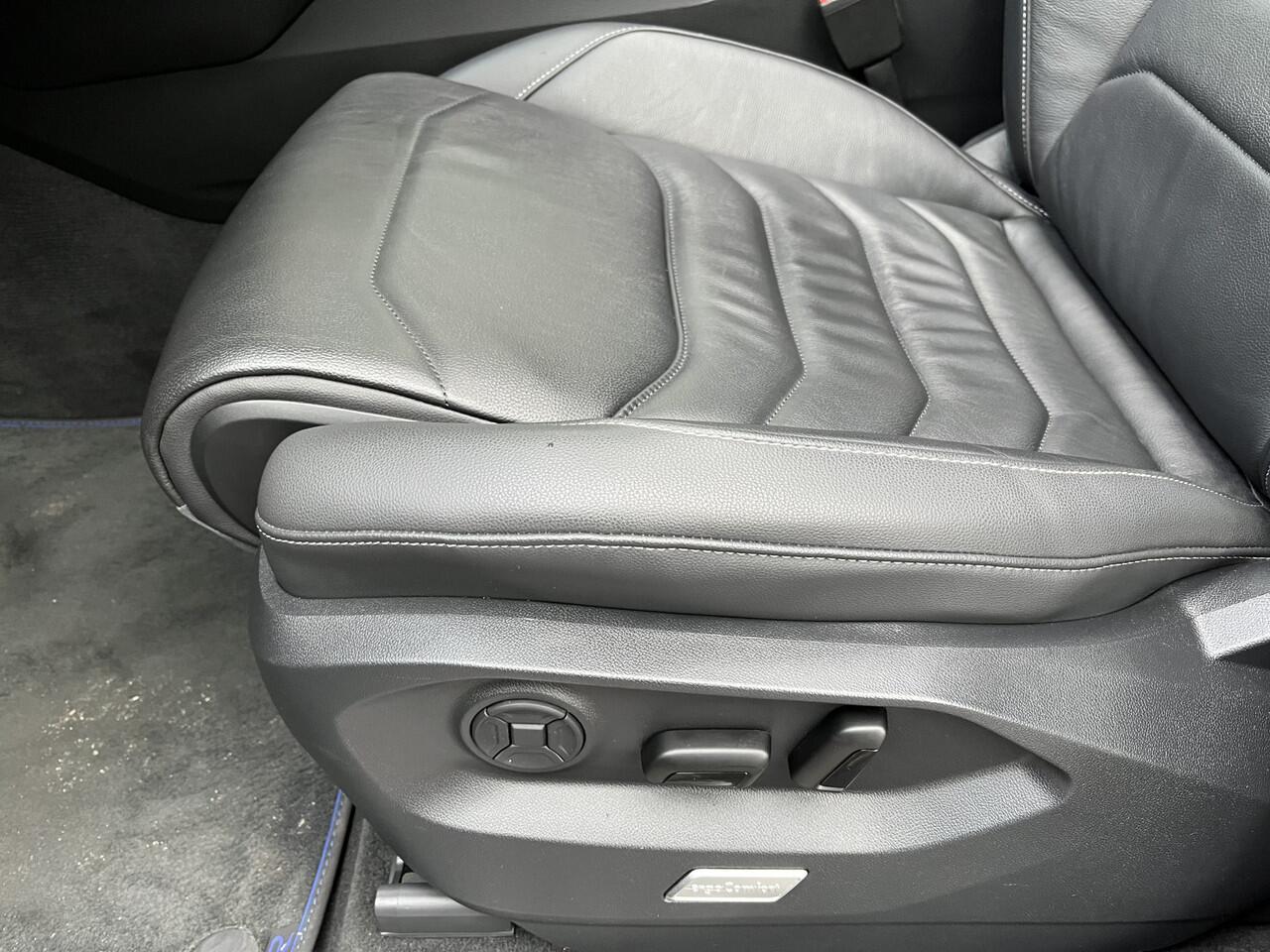 Volkswagen TOUAREG 3.0 TSi eHybrid 4MOTION R / AUTOMAAT/ PANO/ 462PK/ LUCHTVERING/ LEER/ HEAD-UP DISPLAY/ ADAPT. CRUISE/ MATRIX/ RIJ-MODI/ NAVI/ PARK. SENSOREN + CAMERA/ STOEL-STUUR V ERWARM./ 4-ZONE CLIMA