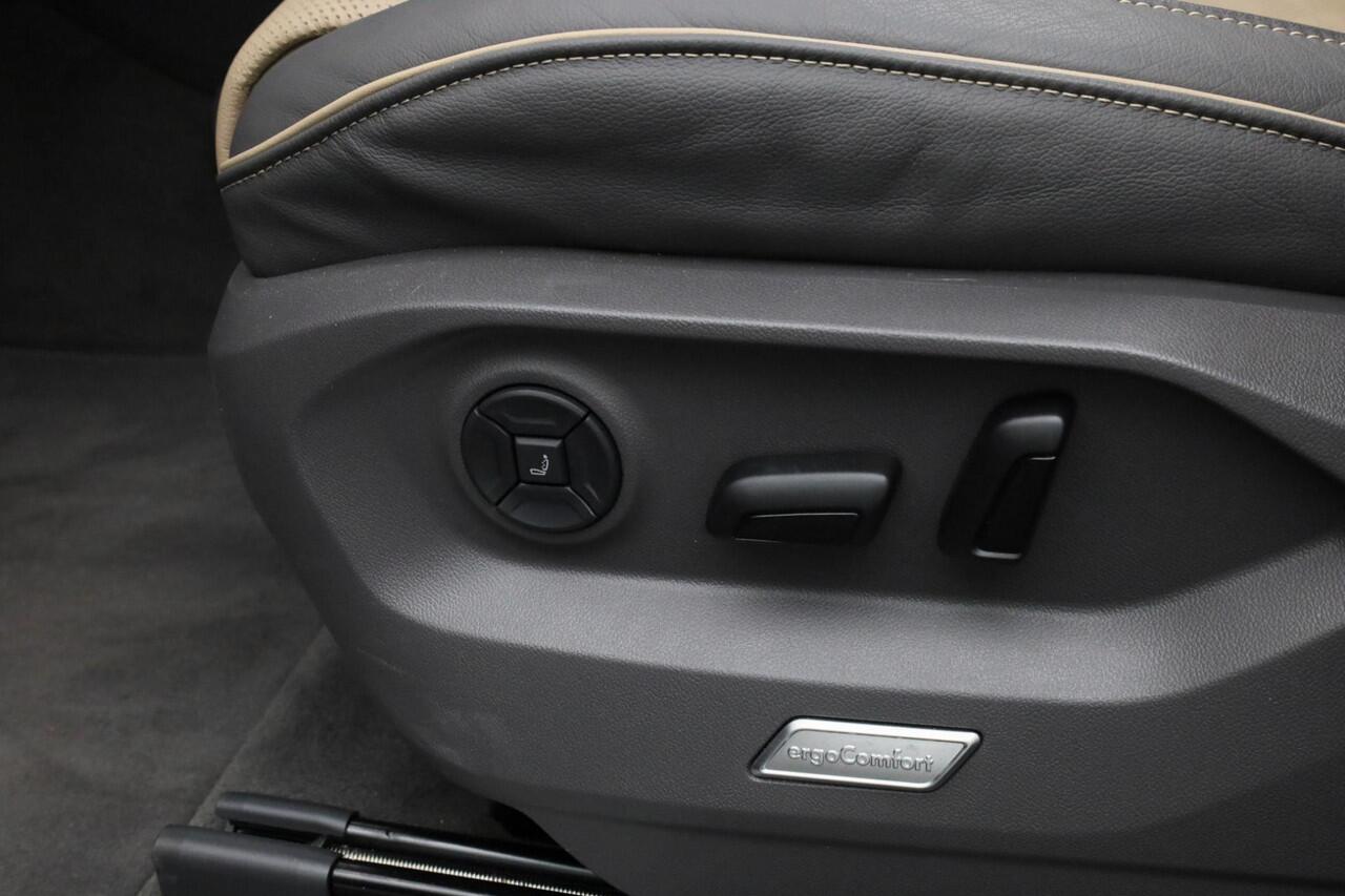 Volkswagen TOUAREG 3.0 TSi 381 pk tiptronic eHybrid 4MOTION Elegance | Panoramadak | Trekhaak | Nachtzicht | Geheugen-/massagestoelen | Leder | Stoelventilatie