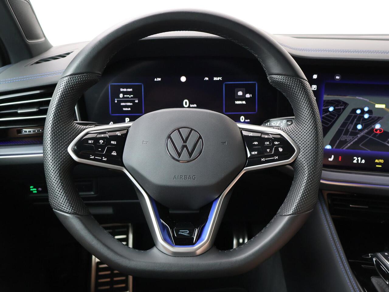 Volkswagen TOUAREG 3.0 TSi eHybrid 4MOTION R | 462 PK | SoH 93% | Head up display | Panorama dak | Massage stoelen | Velgen 21''