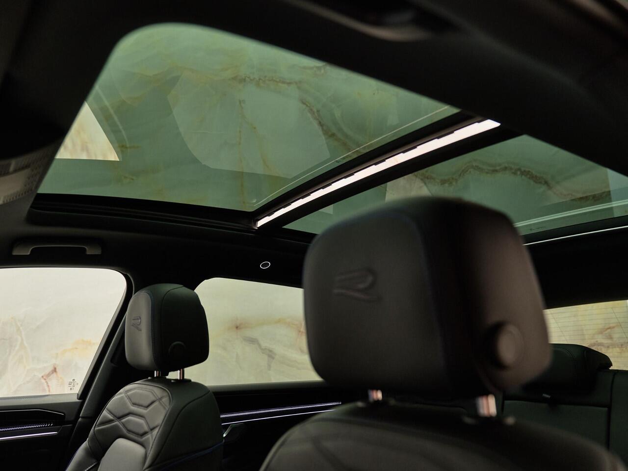 Volkswagen TOUAREG R V6 eHybrid 4Motion, pano, tr.haak, Dynaudio, 22'', luchtv., matrix-LED, memory, HUD, keyless, ACC, privacy