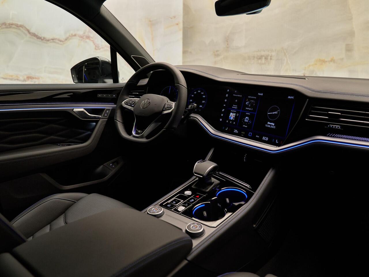 Volkswagen TOUAREG R V6 eHybrid 4Motion, pano, tr.haak, Dynaudio, 22'', luchtv., matrix-LED, memory, HUD, keyless, ACC, privacy