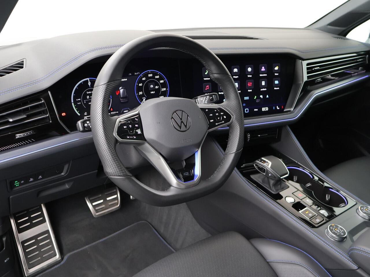 Volkswagen TOUAREG 3.0 TSi eHybrid 4MOTION R | 462 PK | SoH 93% | Head up display | Panorama dak | Massage stoelen | Velgen 21''