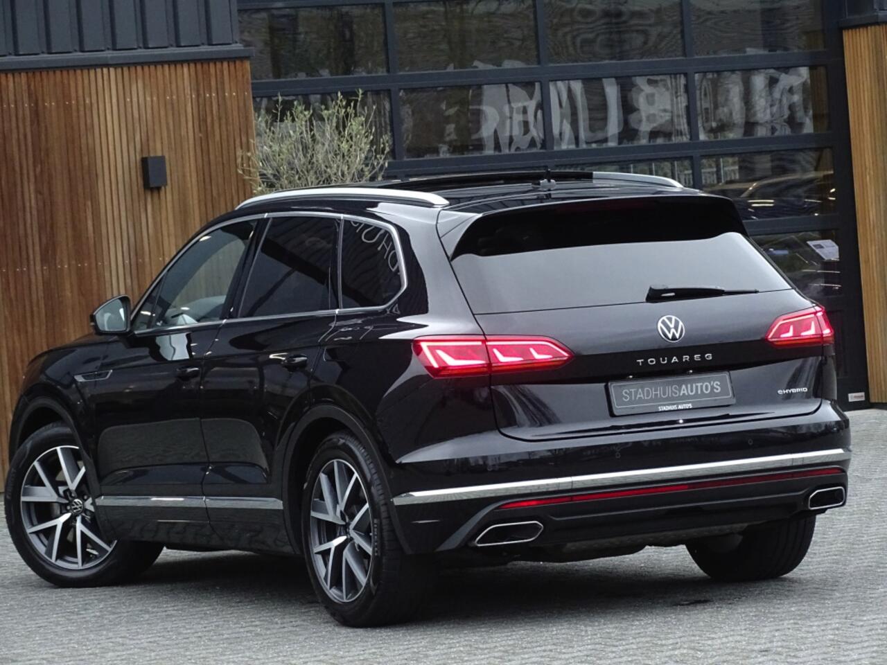 Volkswagen TOUAREG 3.0 TSI e-Hybrid 381PK / pano / 360° / trekhaak
