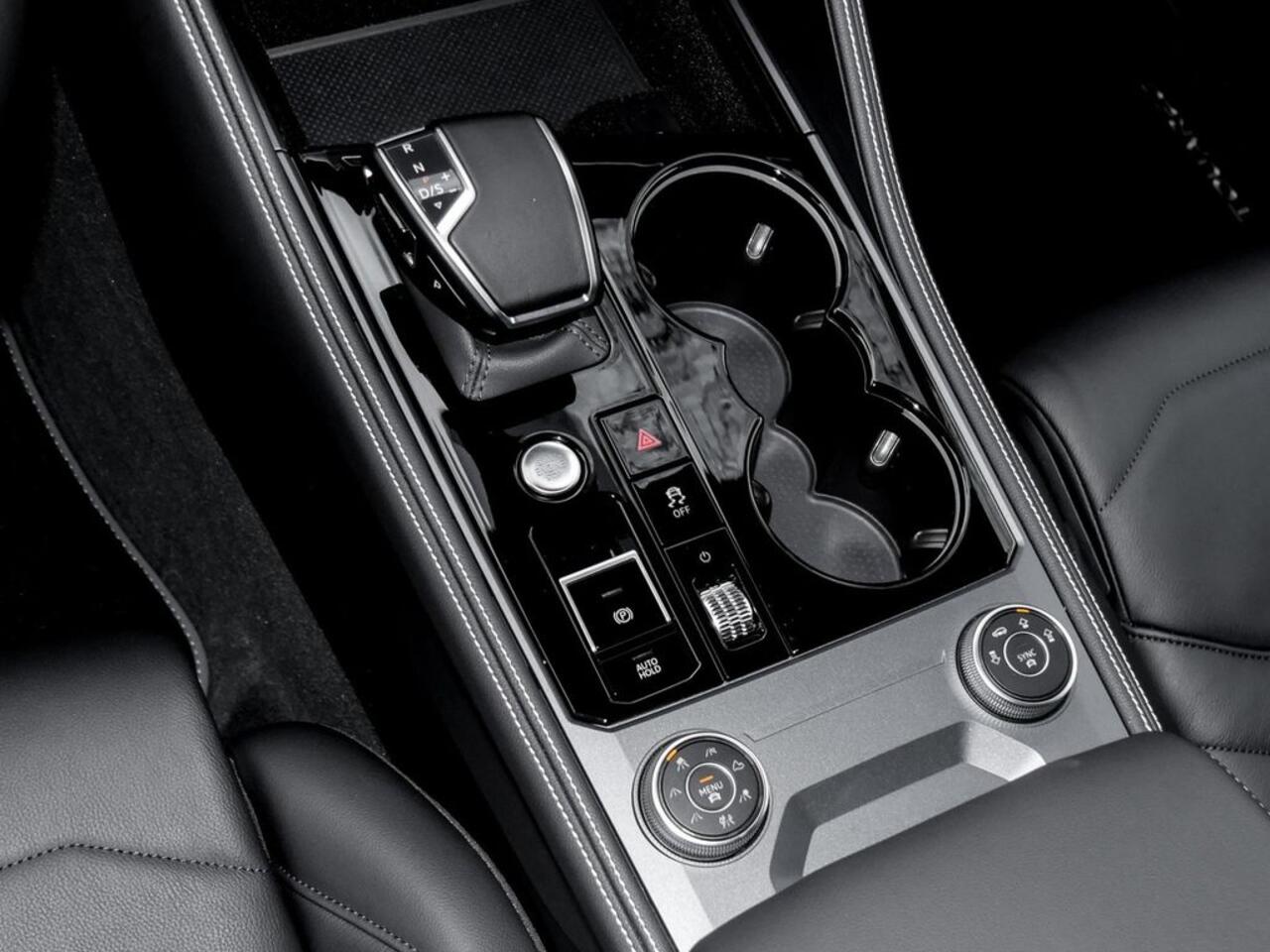 Volkswagen TOUAREG 3.0 TDI Grijs Kenteken ACC LUCHTVERING TREKHAAK COMFORTSTOELEN