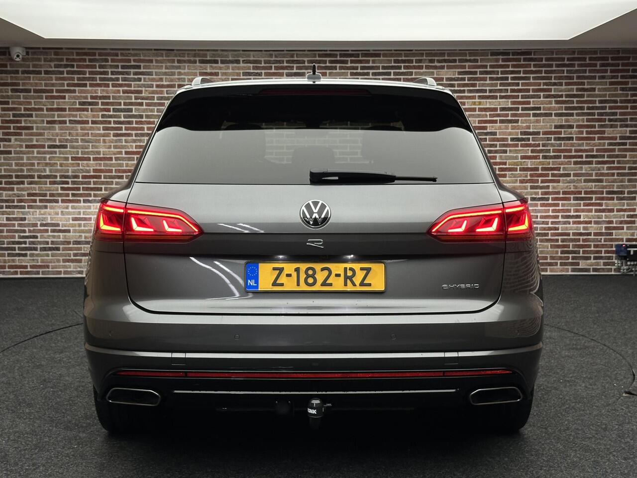 Volkswagen TOUAREG R 3.0 TSi 4MOTION | Puglia| Dak| Massage| Luchtvering| BTW auto|
