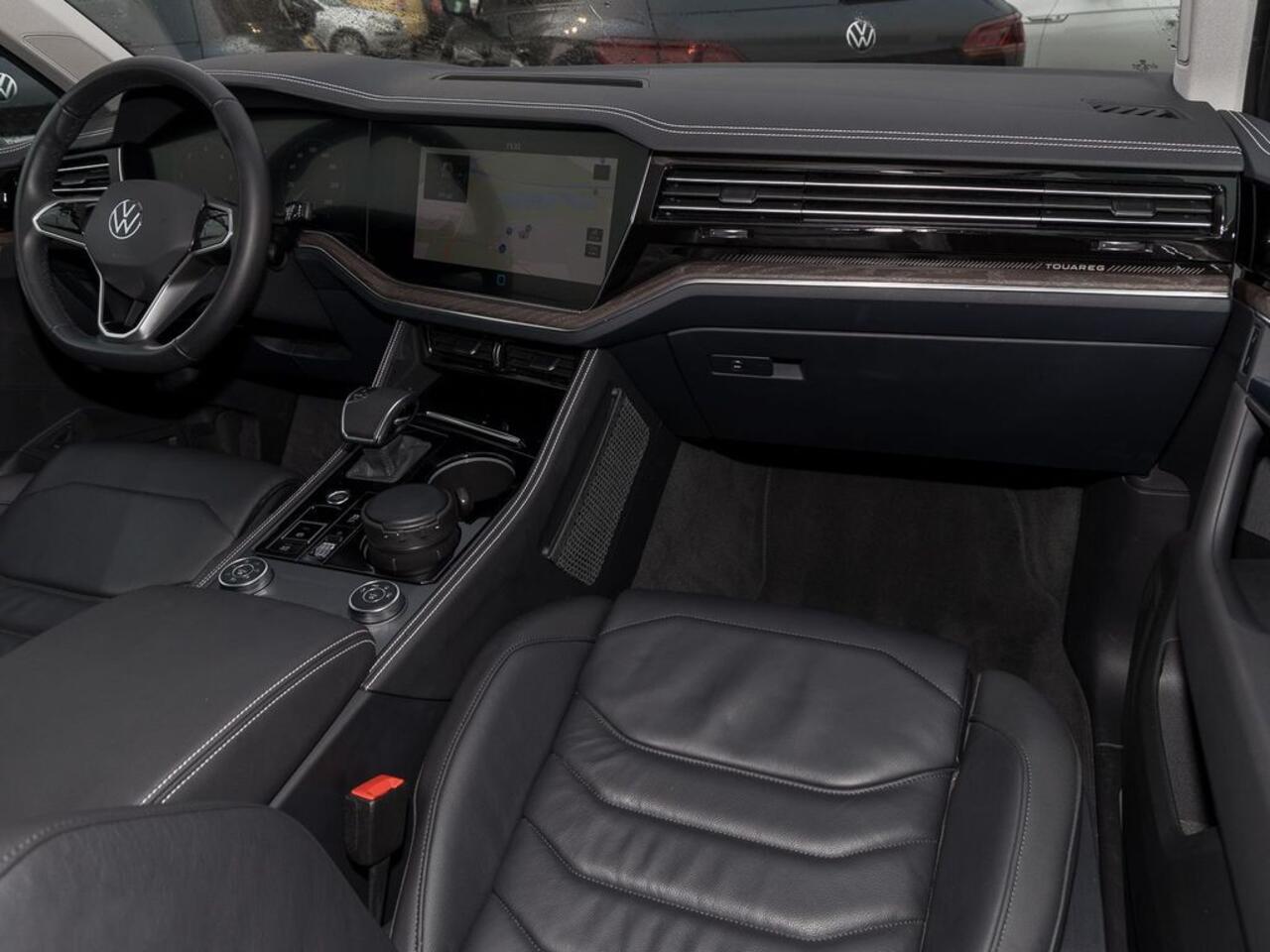 Volkswagen TOUAREG 3.0 TDI Elegance Grijs Kenteken ACC LUCHTVERING COMFORTSTOELEN TREKHAAK