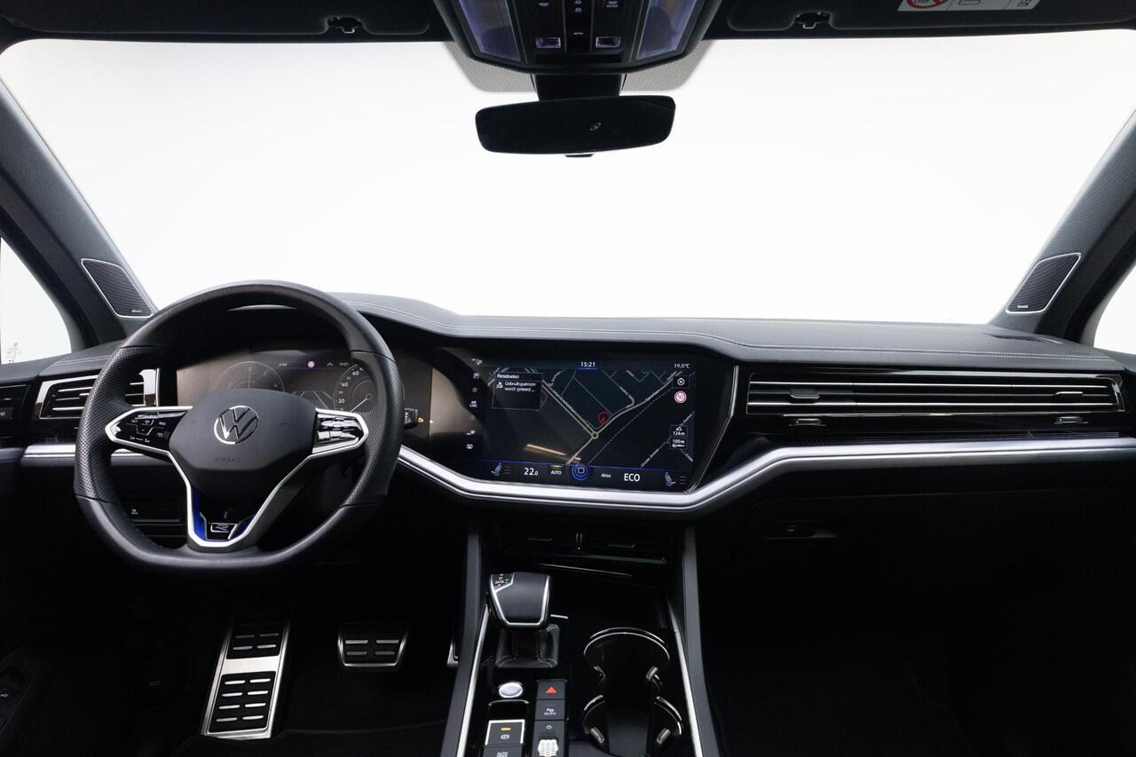 Volkswagen TOUAREG 3.0 TSi eHybrid 4MOTION R | 21 Inch | Nachtzicht | Trekhaak |