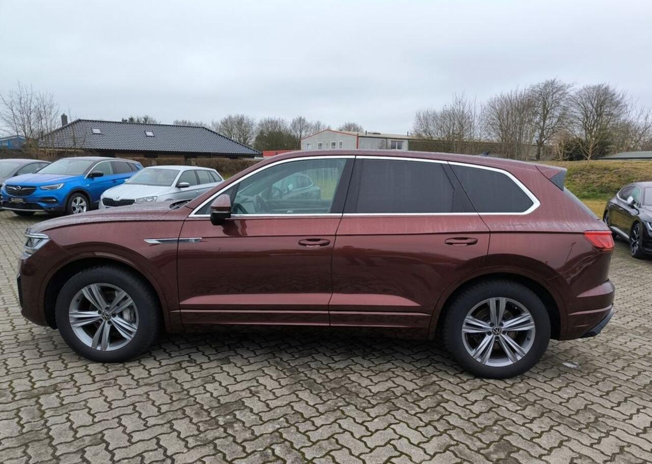 Volkswagen TOUAREG 3.0 TDI R-Line ACC Luchtvering Comfortstoelen Trekhaak