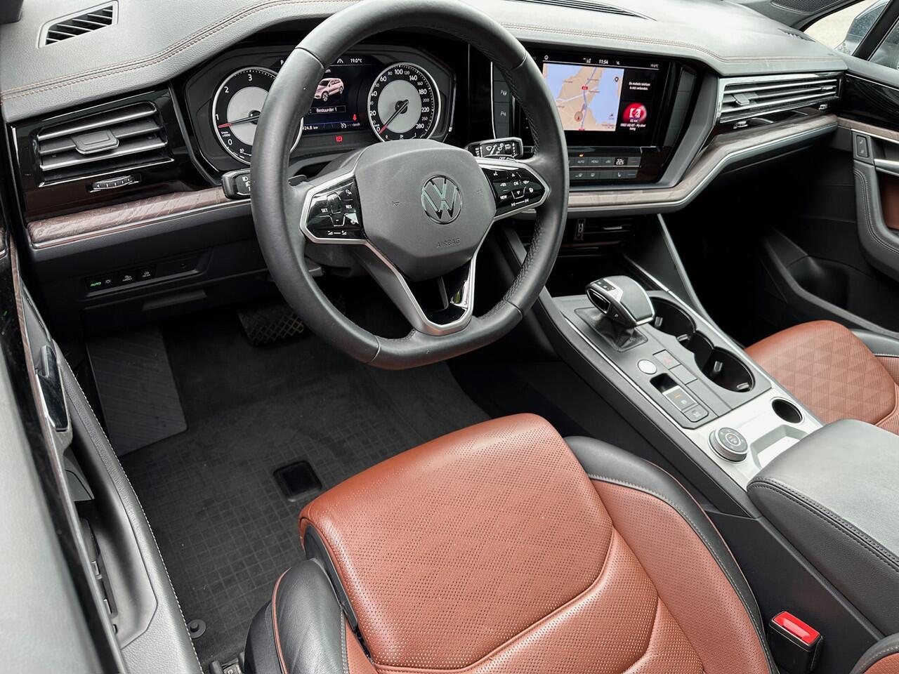 Volkswagen TOUAREG 3.0 TDI 4Motion Atmosphere | Panoramadak | Trekhaak | Grijs kenteken | Excl. Btw