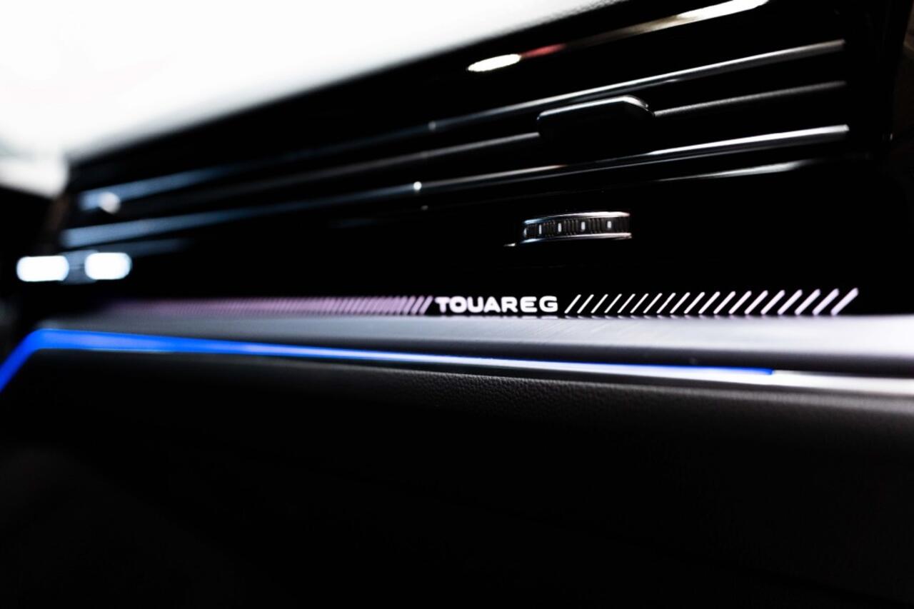 Volkswagen TOUAREG R 3.0 TSI 462 PK Hybrid, Panodak, Massage, Trekhaak, Leder, Luch