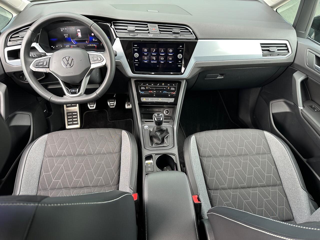 Volkswagen TOURAN 1.5 TSI Comfortline 7-persoons | Keyless | Navi | Camera | Dode hoek | Rijklaar incl. garantie