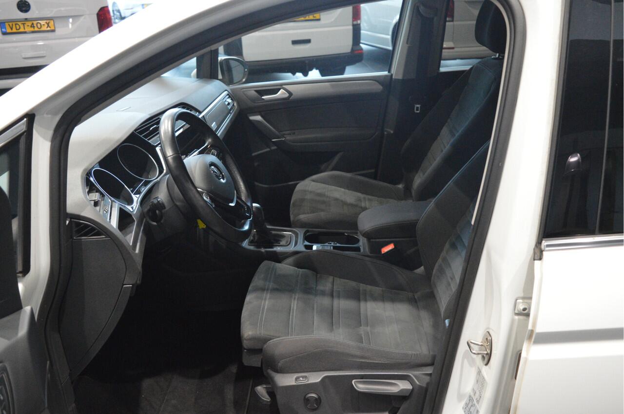 Volkswagen TOURAN 1.5 TSI Highline navi clima cruise led pdc 150 pk !!