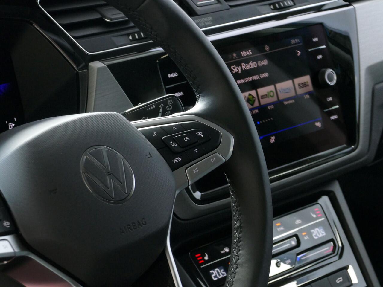 Volkswagen TOURAN 1.5 TSI 150PK 7P CARPLAY NAVI CAMERA LED ELEK.KLEP VIR.COCKPIT DODE.HOEK DET. STOELVERW KEYLESS 7P 7PERS 11/2024 "Volkswagen rijden begint bij Topautos.nl - 75 topmodellen direct op voorraad!"