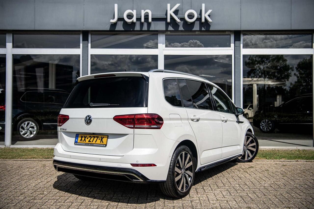 Volkswagen TOURAN 1.5 TSi 150pk Highline Business R 7p | Keyless | Full LED | Camera | Stoelverwarming
