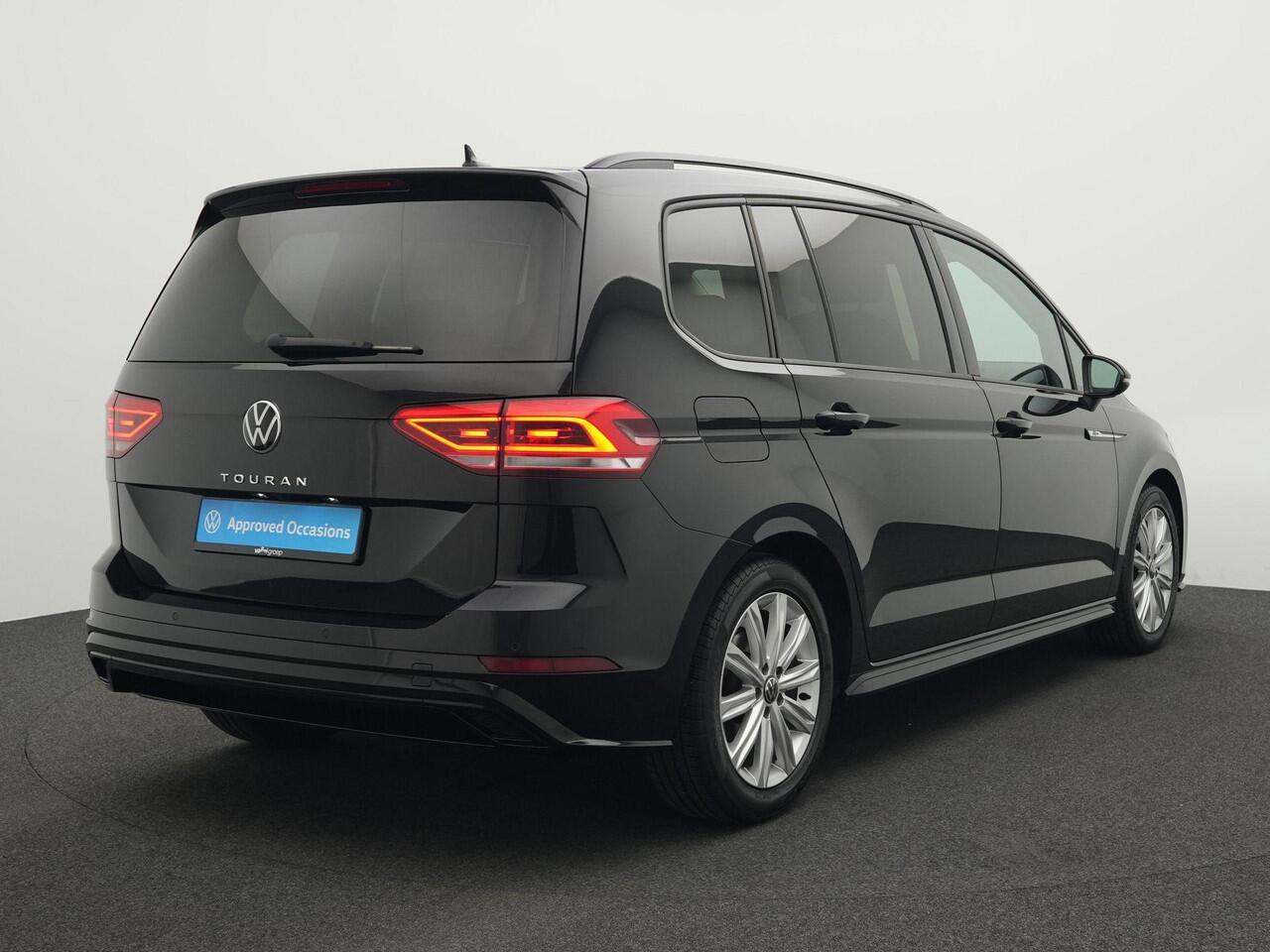 Volkswagen TOURAN 7 pers. 1.5 TSI 150 pk DSG Highline Business R / R-Line | LED koplampen | Stoel- /achterbankverwarming | Adaptive Cruise | Sportonderstel | Achteruitrijcamera | 17 inch