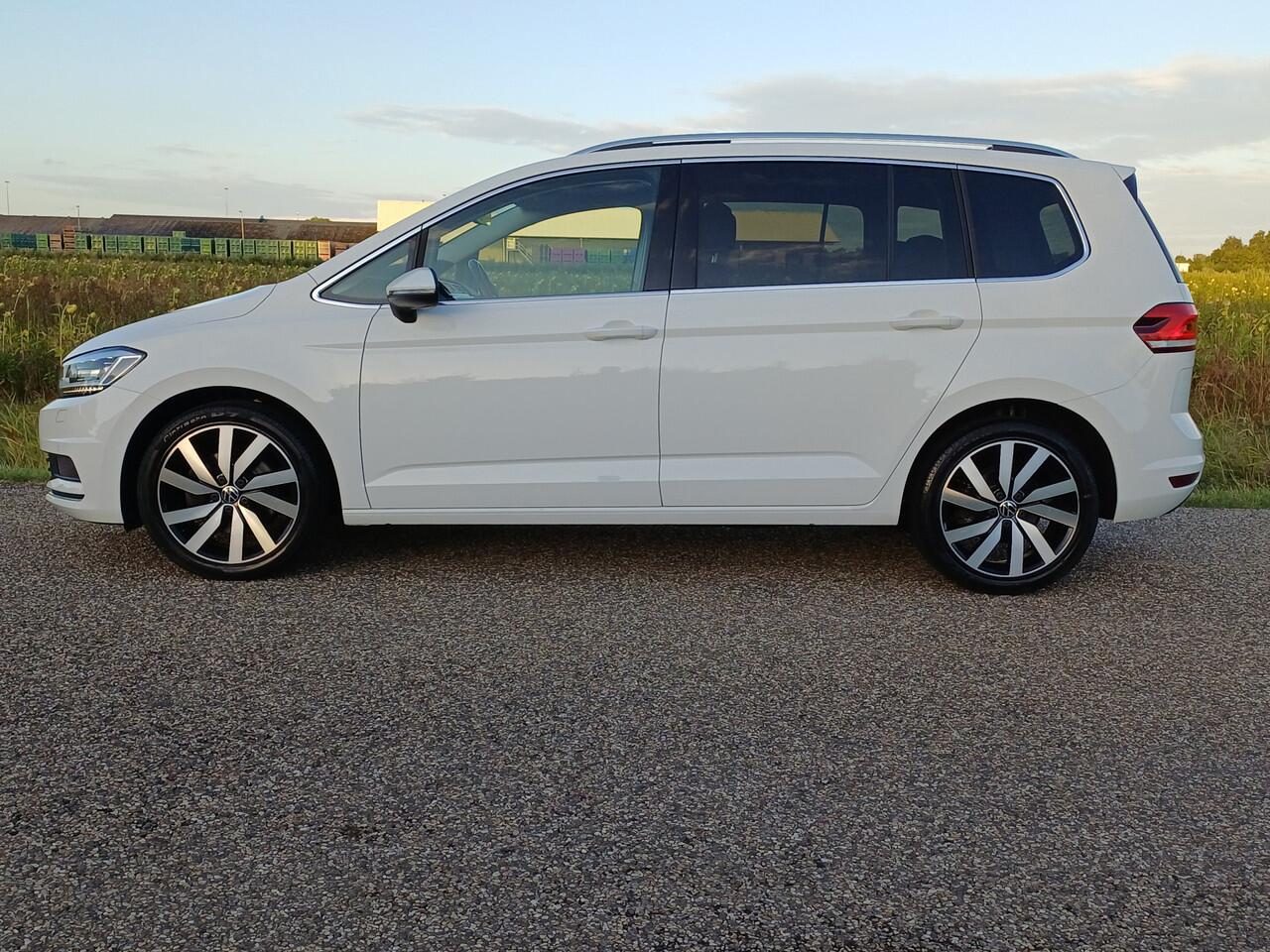 Volkswagen TOURAN 1.5 TSI Highline /Pano/Trekh./Camera/Digi Dash/18"/