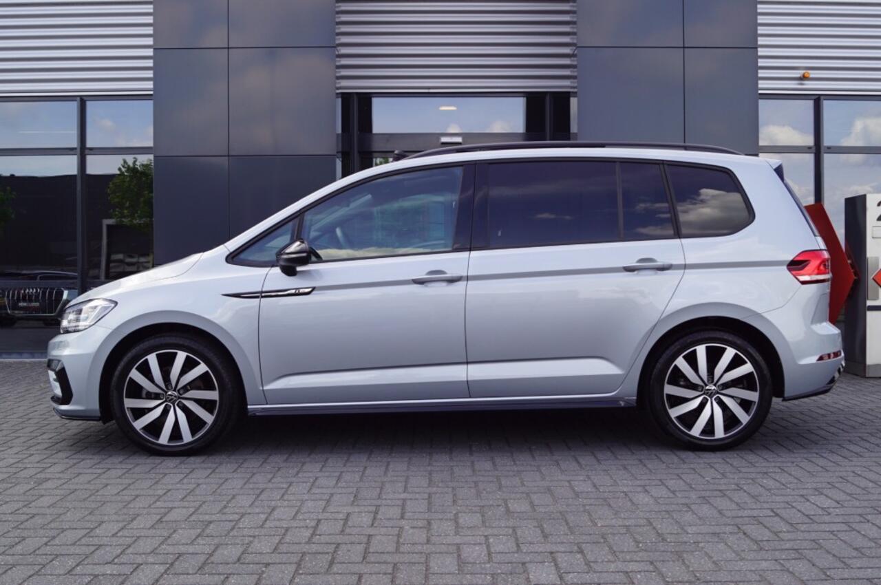 Volkswagen TOURAN 1.5 TSI DSG R-Line Black st/ 7Pers./Panodak /trekhaak wegkl./ACC