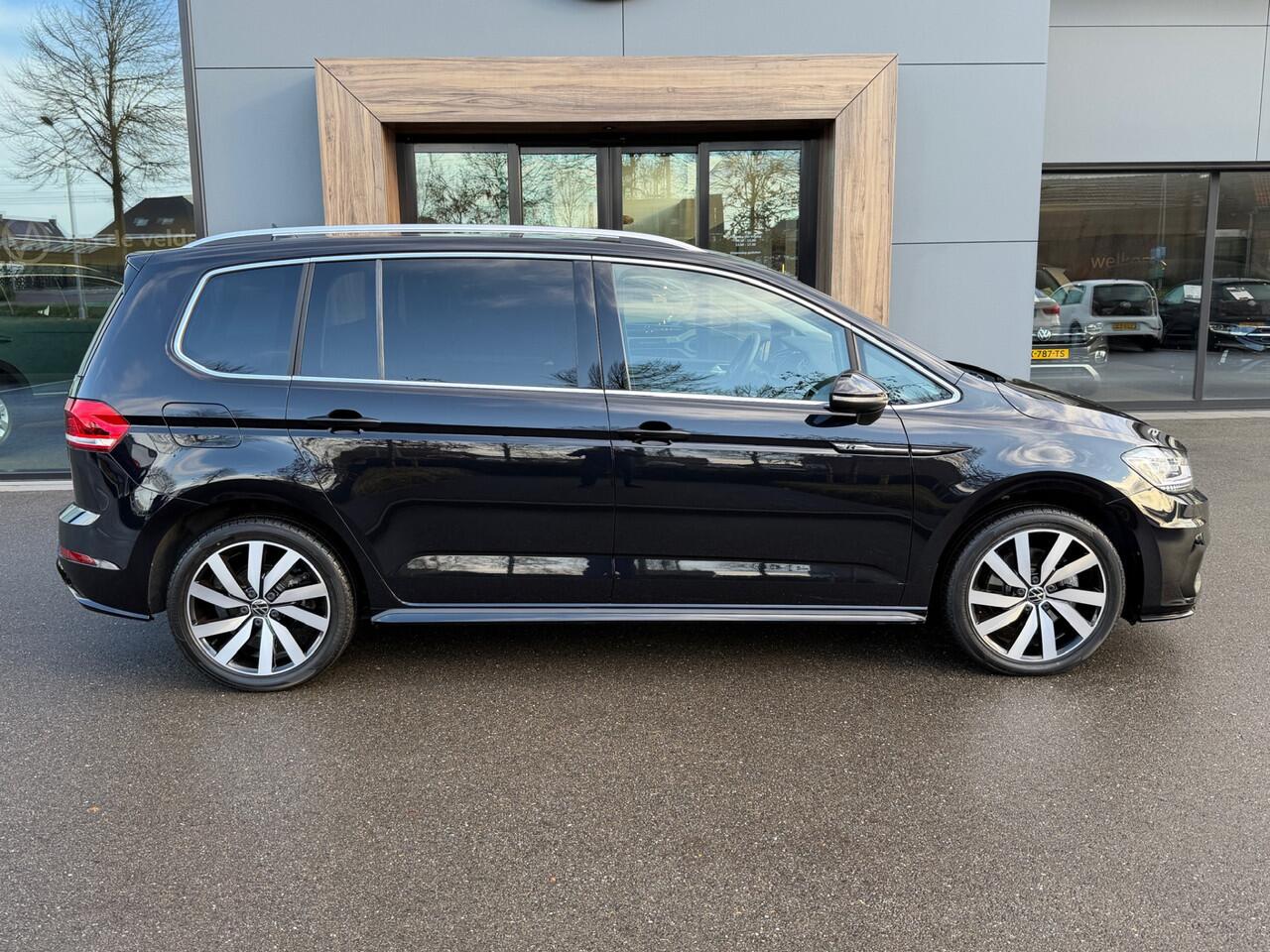 Volkswagen TOURAN 1.5 TSI 150pk DSG R-line Highline | Led | Trekhaak | Dode hoek | Camera | Keyless | Rijklaar incl. garantie