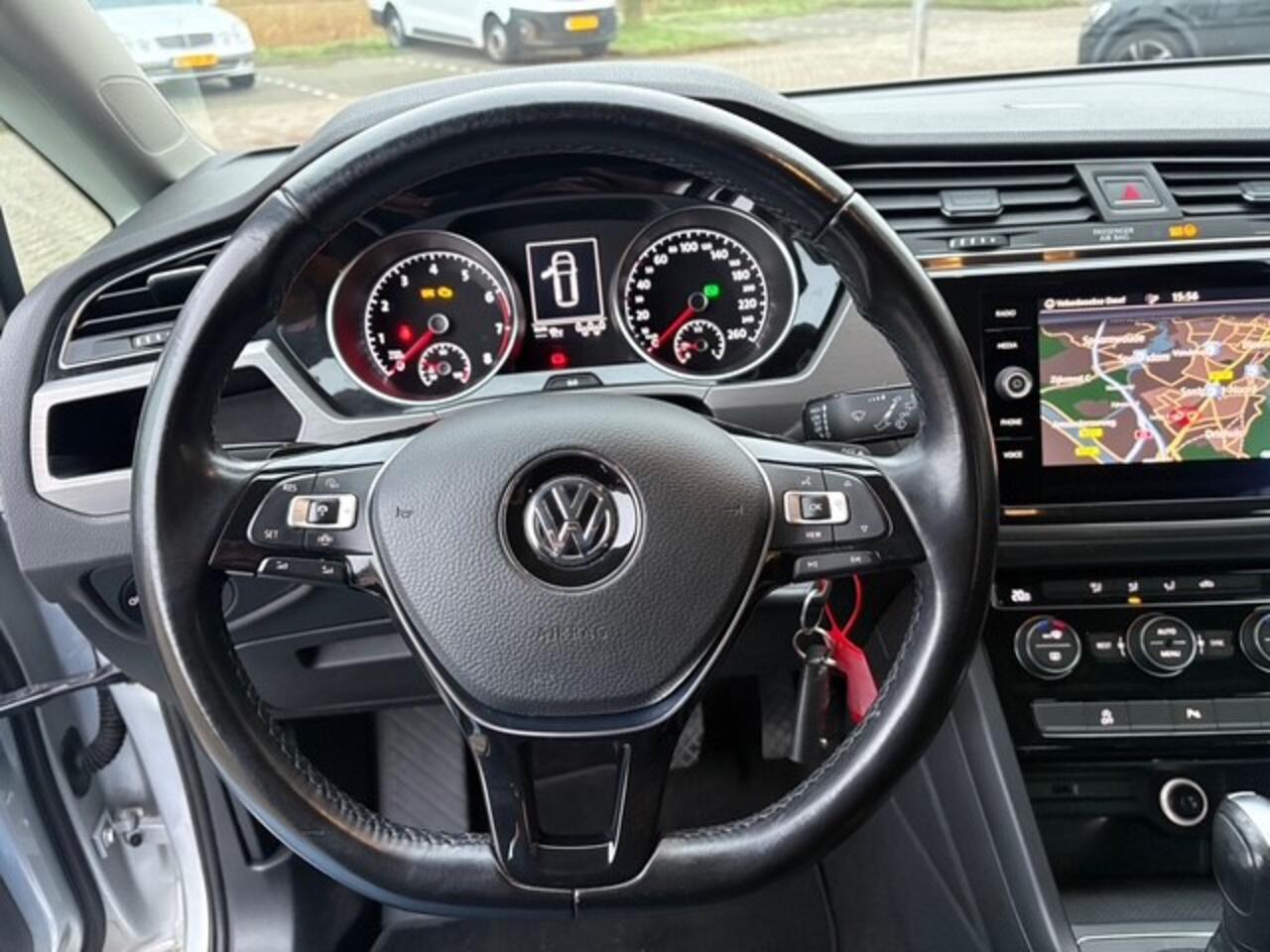 Volkswagen TOURAN 1.5 TSI Highline 7p | Navi \ Cruise | 97.129 km Dealeronderhouden