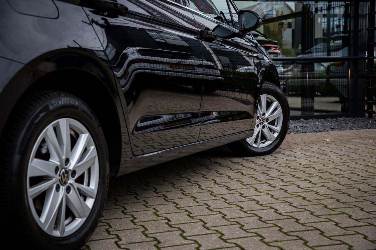 Volkswagen TOURAN 1.5 TSI Highline 7p , 7-persoons, Cruise control, Apple Carplay,