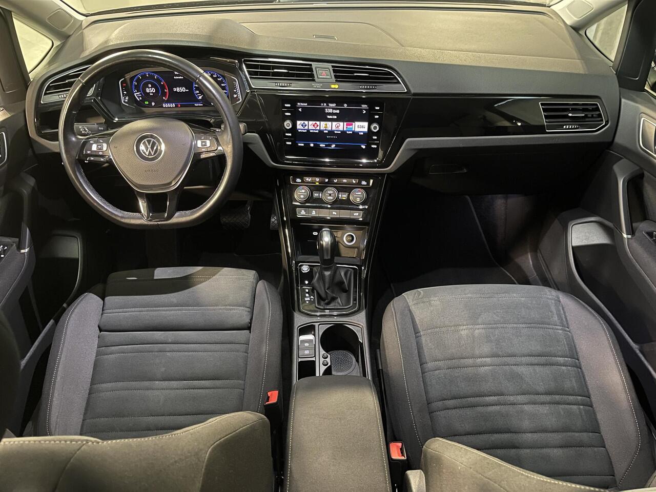 Volkswagen TOURAN 1.5 TSI Highline 7p 16"/Stoel + stuurverwarming + massage/Keyless/Elektrische klep/PDC v+a/Apple Carplay & Android Auto