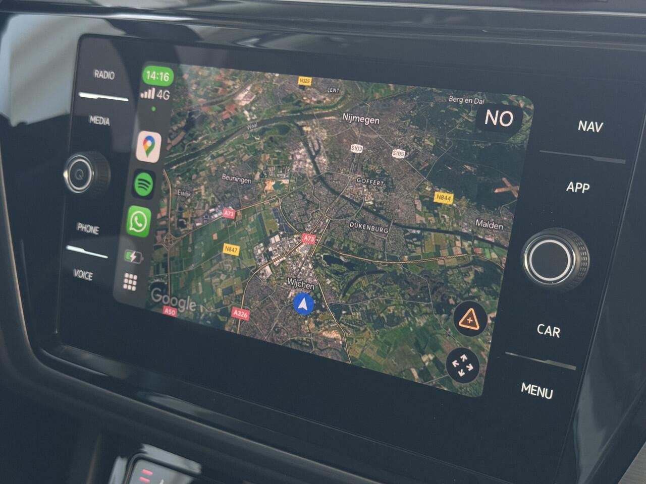 Volkswagen TOURAN 1.5 TSI 150PK 7P CARPLAY NAVI CAMERA LED ELEK.KLEP VIR.COCKPIT DODE.HOEK DET. STOELVERW KEYLESS 7P 7PERS 10/2024 "Volkswagen rijden begint bij Topautos.nl - 75 topmodellen direct op voorraad!"