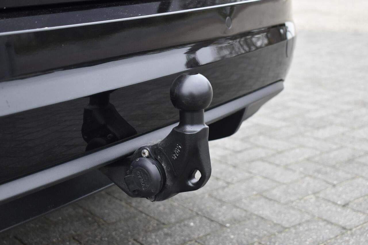 Volkswagen TOURAN 1.5 TSI Business 7p Pano - Trekhaak - BTW