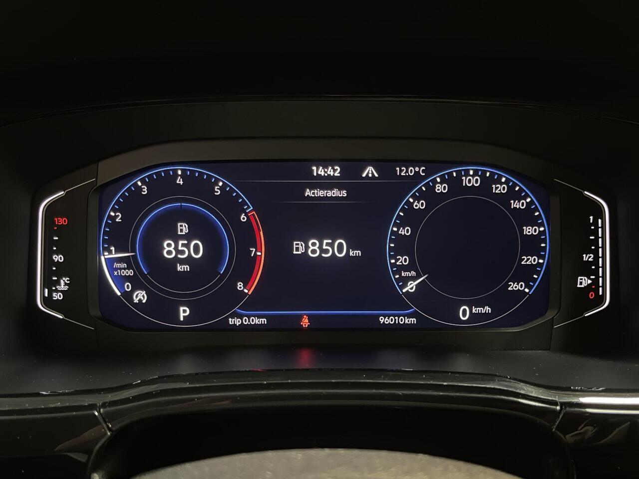 Volkswagen TOURAN 1.5 TSI Highline 7p 16"/Stoel + stuurverwarming + massage/Keyless/Elektrische klep/PDC v+a/Apple Carplay & Android Auto