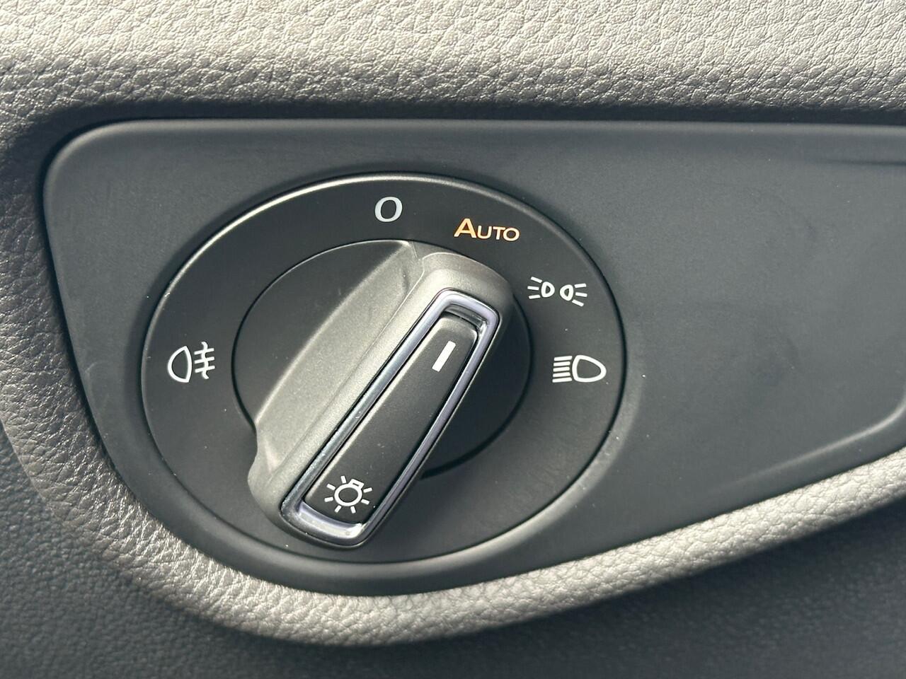 Volkswagen TOURAN 1.5 TSI Comfortline 7-persoons | Keyless | Navi | Camera | Dode hoek | Rijklaar incl. garantie