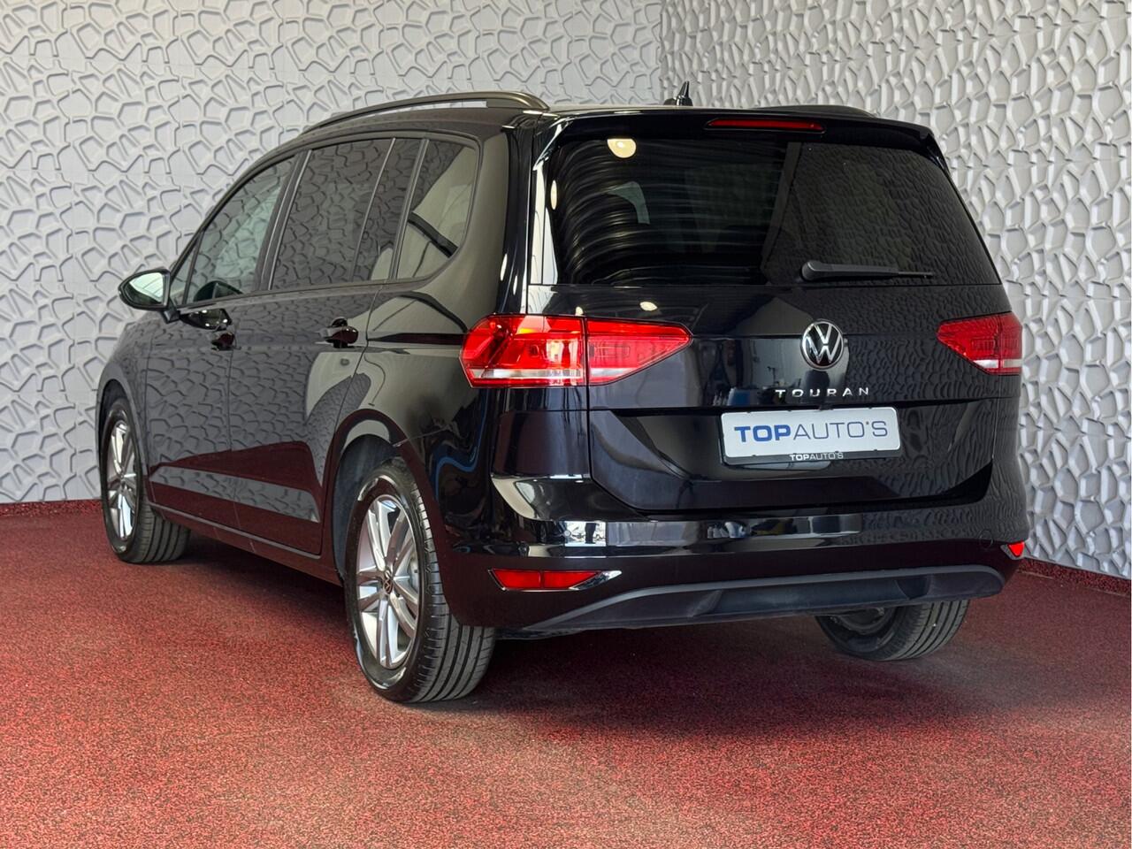 Volkswagen TOURAN 1.5 TSI 150PK 7P CARPLAY NAVI CAMERA LED ELEK.KLEP VIR.COCKPIT DODE.HOEK DET. STOELVERW KEYLESS 7P 7PERS 10/2024 ?Top Auto's Wijchen , 30 Jaar Specialist in Volkswagen : Alle Type's : R-Line Edition / Style / First Edition / Highline / Life , Zowel PHEV 