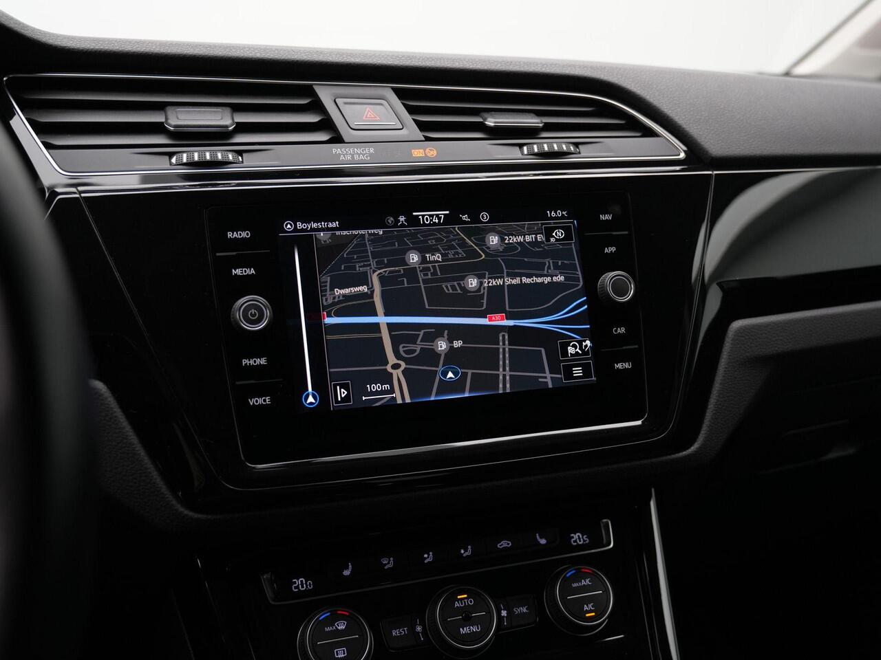 Volkswagen TOURAN 7-zits 1.5 TSI 150 pk DSG Highline / R-Line | Trekhaak | Achteruitrijcamera | Navigatie | Stoelverwarming | Adaptive Cruise