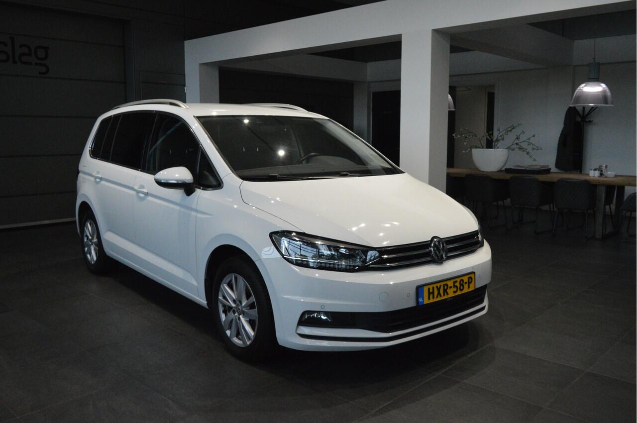 Volkswagen TOURAN 1.5 TSI Highline navi clima cruise led pdc 150 pk !!