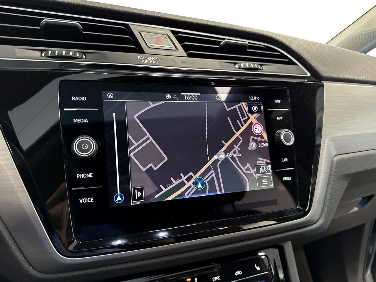 Volkswagen TOURAN 1.5 150pk TSI Highline 7p Panoramaschuif-kanteldak | Navigatie 'Discover Media' | Koplampverlichting led