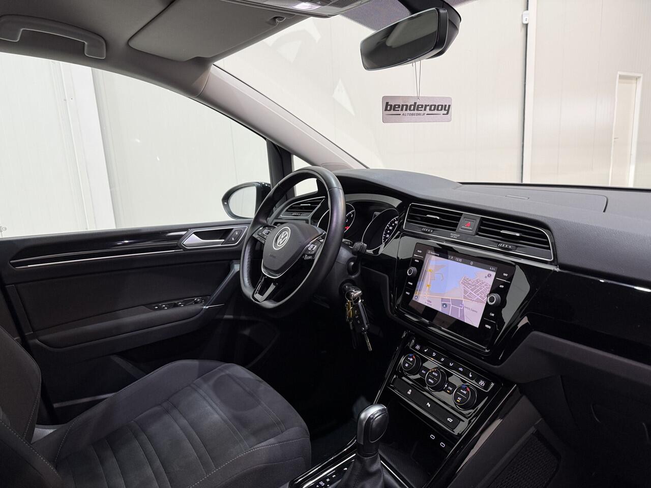 Volkswagen TOURAN 7p 1.5 TSI 150pk DSG Highline | ACC | Full Led