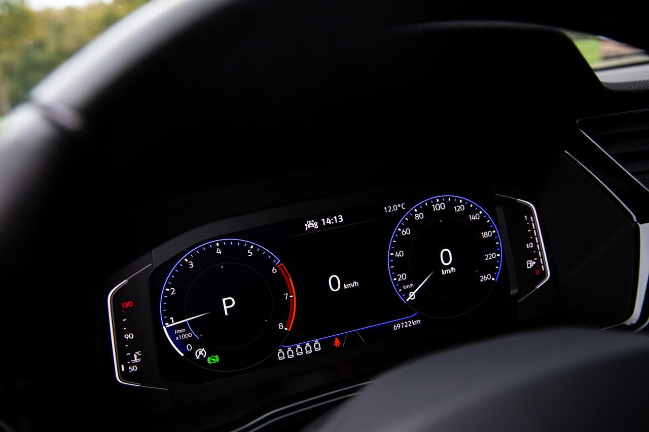 Volkswagen TOURAN 1.5 TSI Highline 7p , 7-persoons, Cruise control, Apple Carplay,