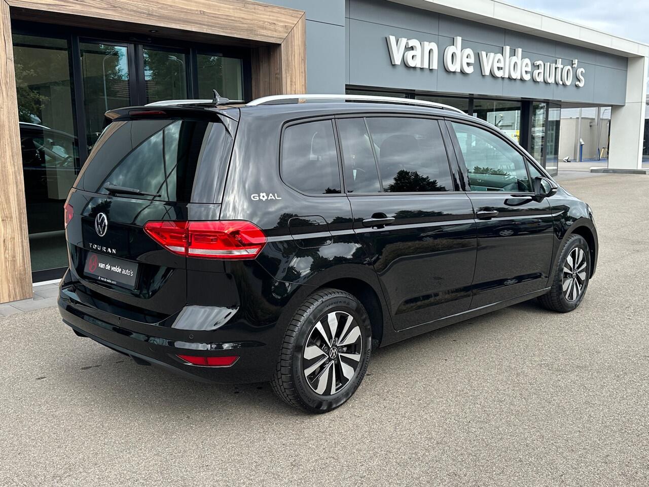 Volkswagen TOURAN 1.5 TSI Comfortline 7-persoons | Keyless | Navi | Camera | Dode hoek | Rijklaar incl. garantie