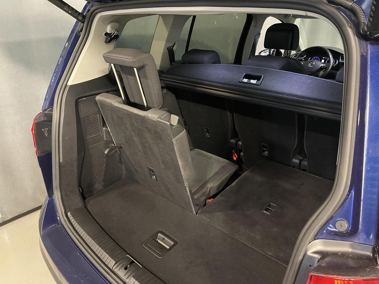 Volkswagen TOURAN 1.5 TSI Highline 7p 16"/Stoel + stuurverwarming + massage/Keyless/Elektrische klep/PDC v+a/Apple Carplay & Android Auto