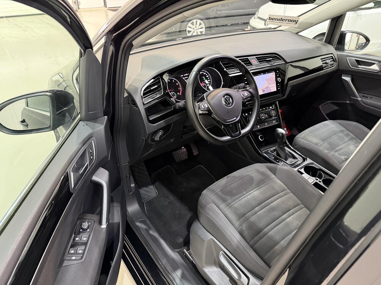 Volkswagen TOURAN 7p 1.5 TSI 150pk DSG Highline | ACC | Full Led