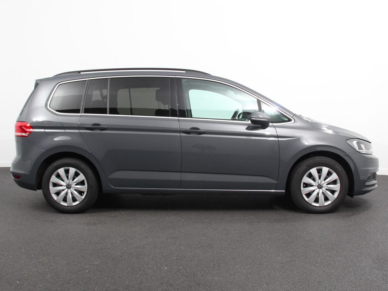 Volkswagen TOURAN 1.5 TSI DSG Comfortline 7p Navigatie Apple Carplay/Android Auto Parkeersensoren Adaptive Cruise Control Stoelverwarming Climate Control