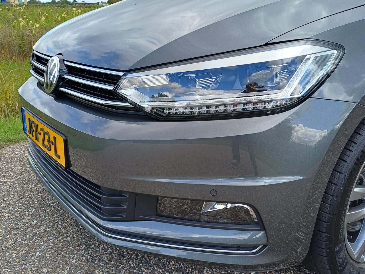 Volkswagen TOURAN 1.5 TSI Highline Business 7-Pers. /Navi/Carplay/Clima v+a/Argo Active/