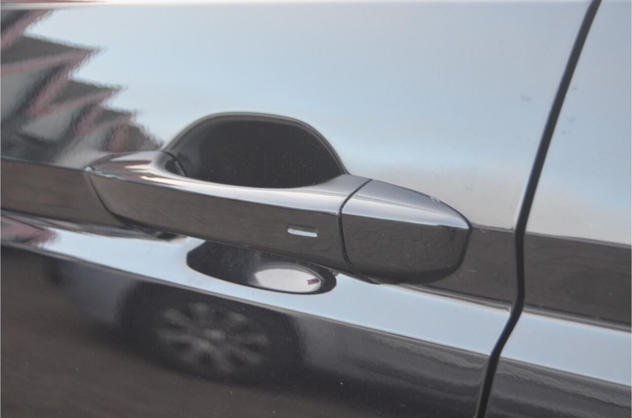 Volkswagen TOURAN 7 persoons AUTOMAAT 12 mnd. gar.